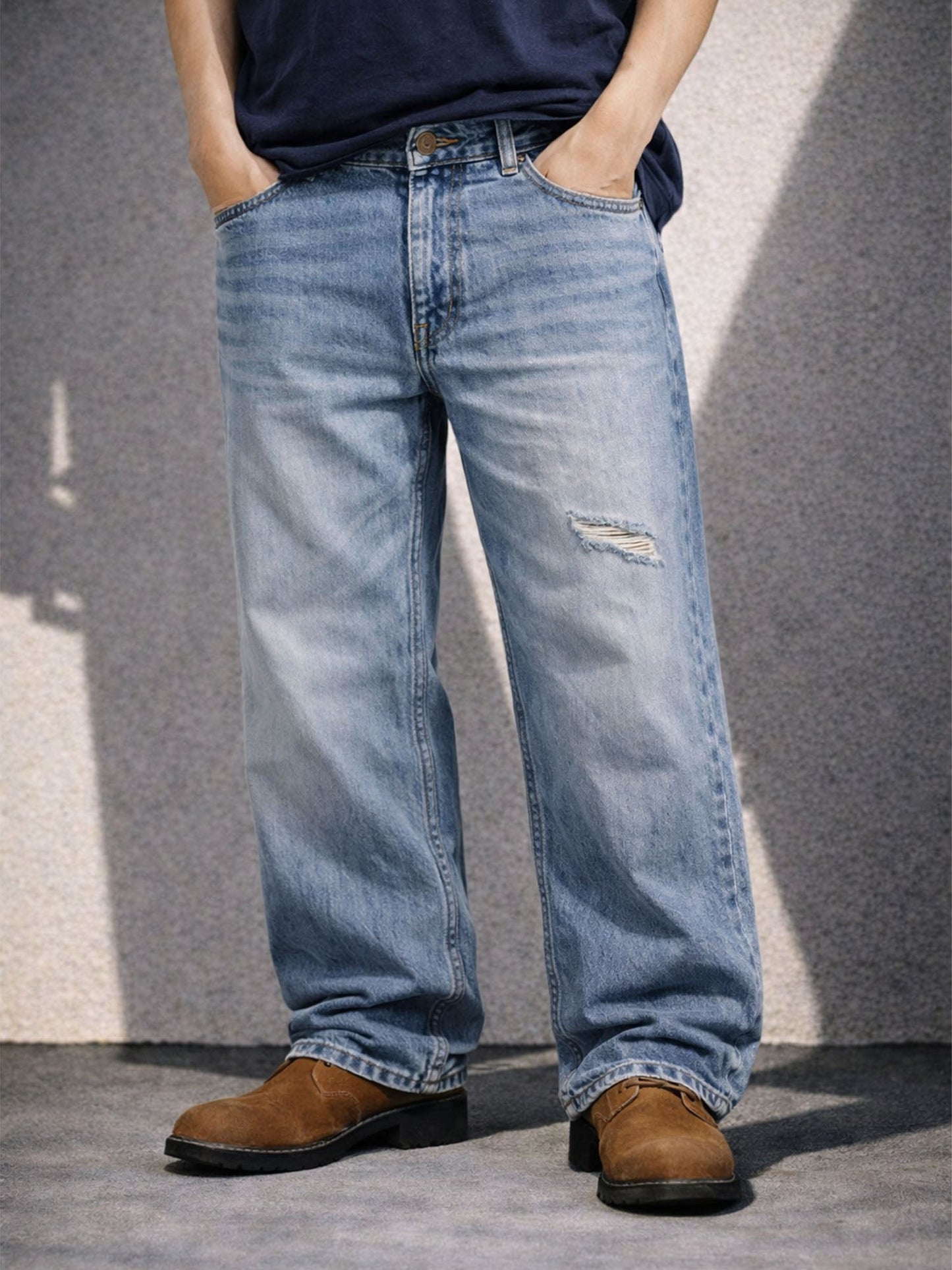 LIGHT WAS DISTRESSED RELAXED DENIM UNDEVELOPED