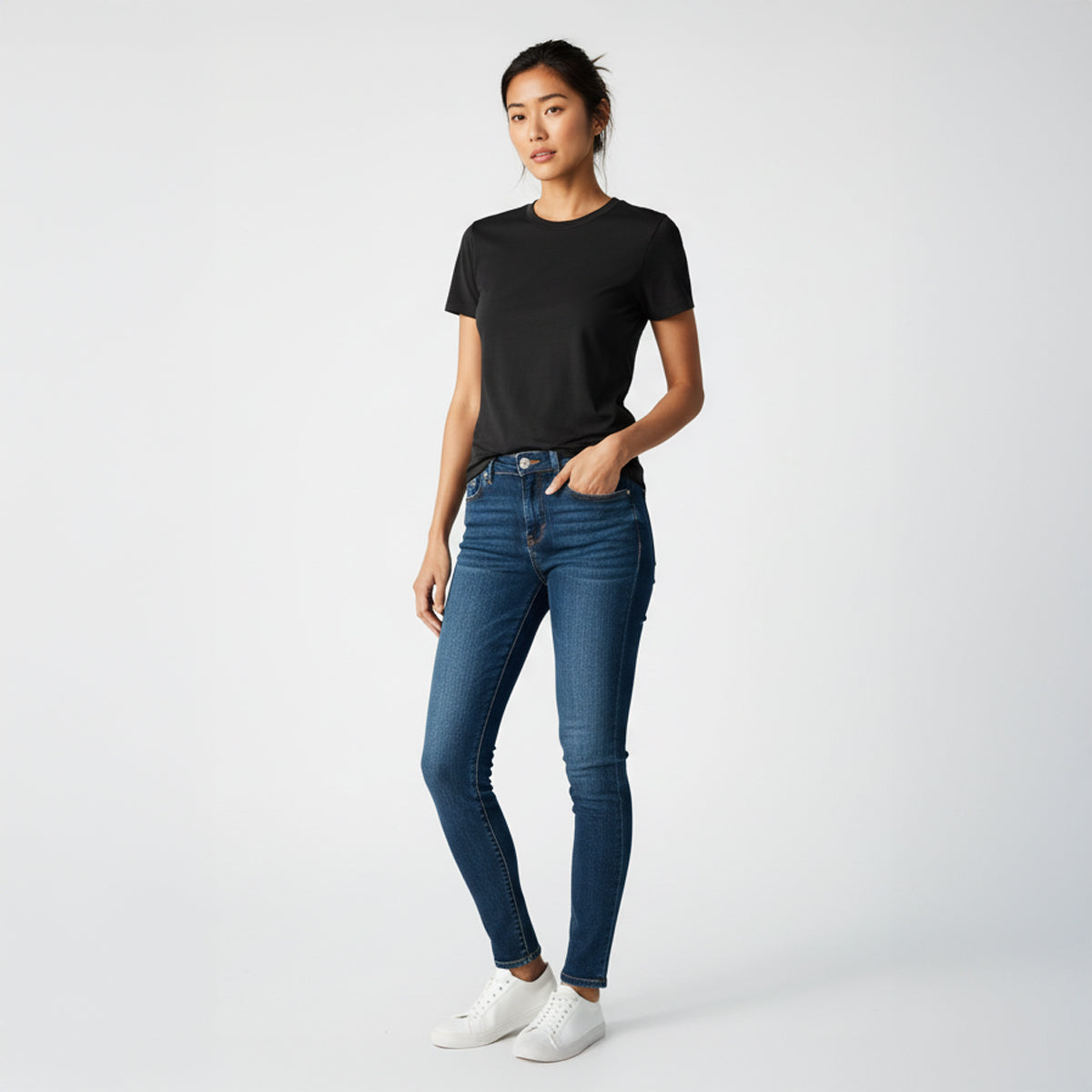 Kenzi Black Short Sleeve Crew Auragen