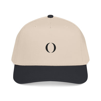 Omina mid profile 5-panel baseball cap in beige and black with a structured seamless front and snapback closure.